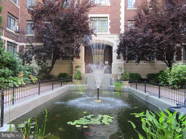 Building Photo - 1305 N Broom St Unit 413