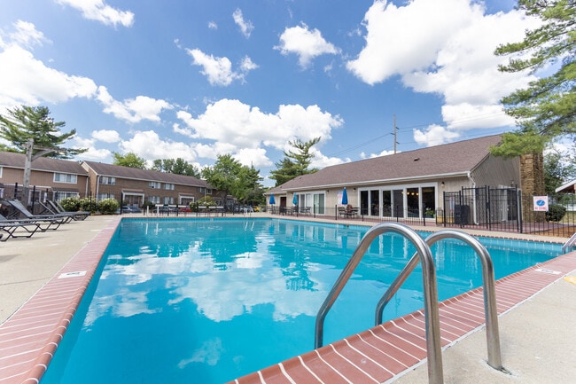 Swimming Pool at Woodbridge of Castleton