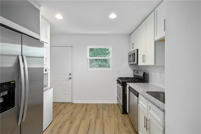 Photo - 1170 Greenwich St SW Unit 3