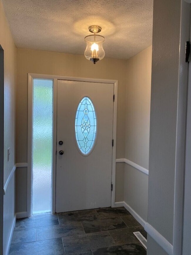 FOUR BEDROOM WANDA GRAY/CHEROKEE/KICKAPOO!! Rental House Rental in Springfield, MO