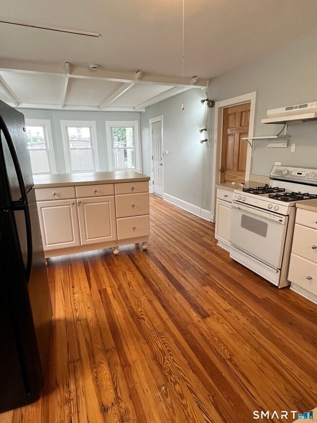 53-55-55 Davis Ave
