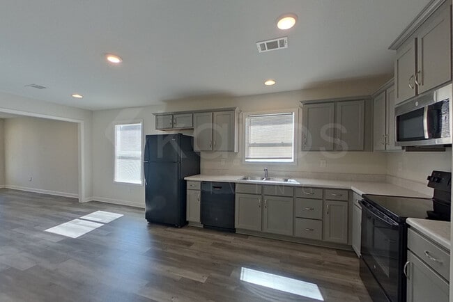 Photo - 1516 Maxwell Cir