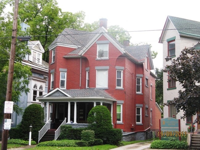 Photo - 333 W 6th St