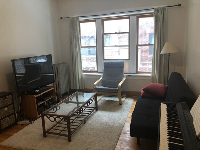 Living/dinning - 5551 S Kimbark Ave Unit 1