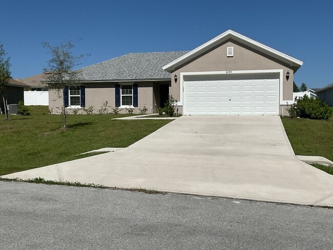 Building Photo - Desirable Citrus Springs Neighborhood 4/2/2 *WON'T LAST*