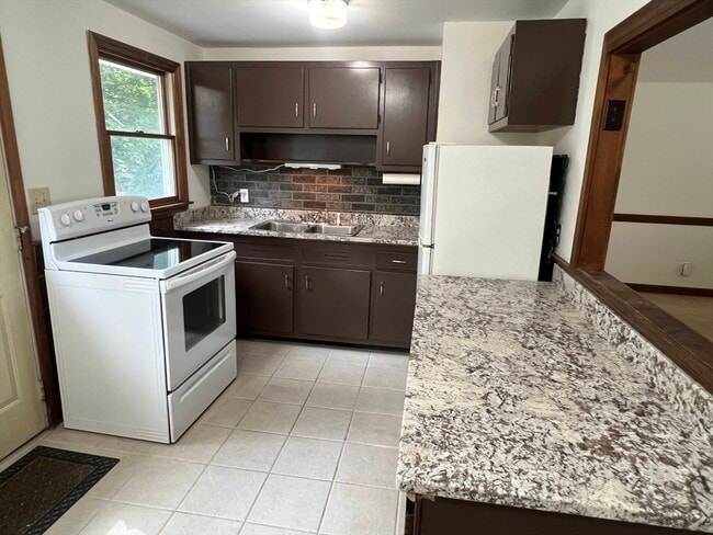 Photo - 12 Saran Ave