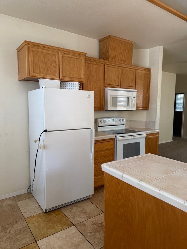 185 E 2nd Ave Unit 3