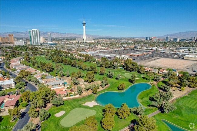 Building Photo - 945 Vegas Valley Dr Rental