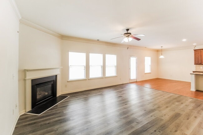 Photo - 4322 Mill Farm Ln NE