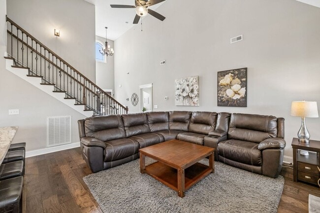 Photo - 8325 Turnbull Dr