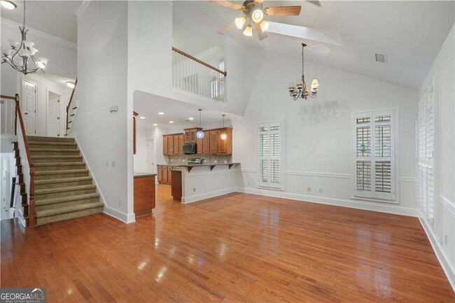 Photo - 3405 Regent Pl SW