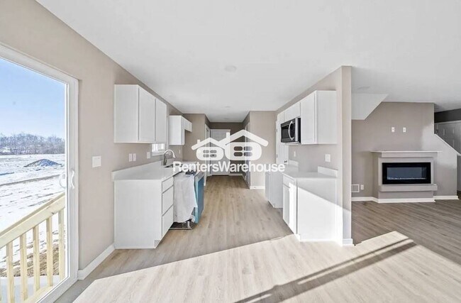 Photo - 104 E Sycamore St