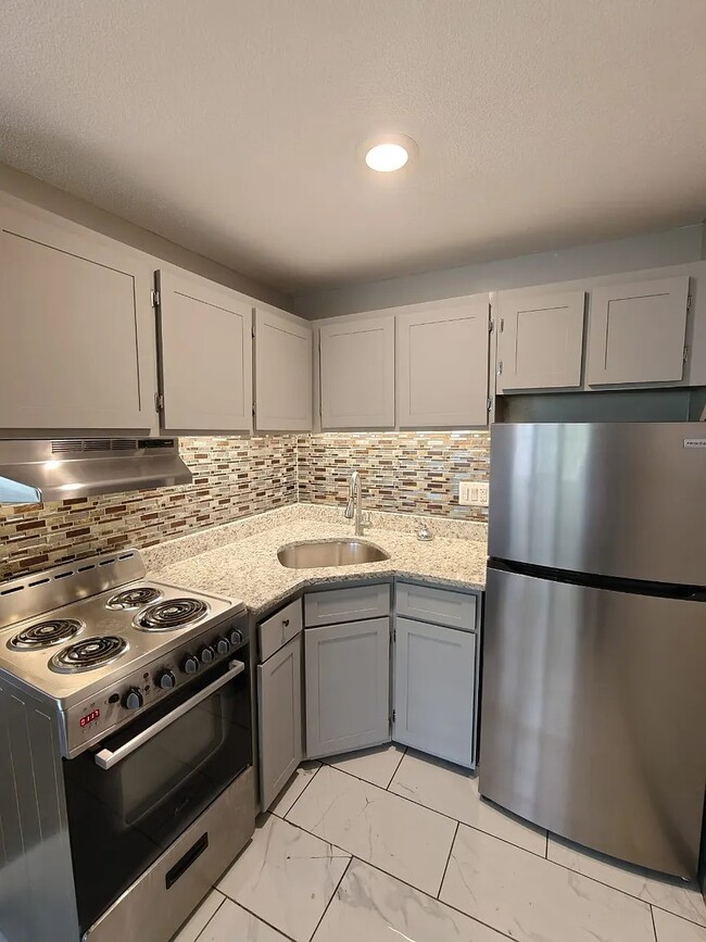 Photo - Vernon Pines Apartments