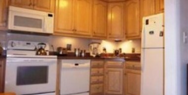 Images are representative samples of the advertised unit. Actual units shown during tours may differ - 30 W Cedar St Unit 12E