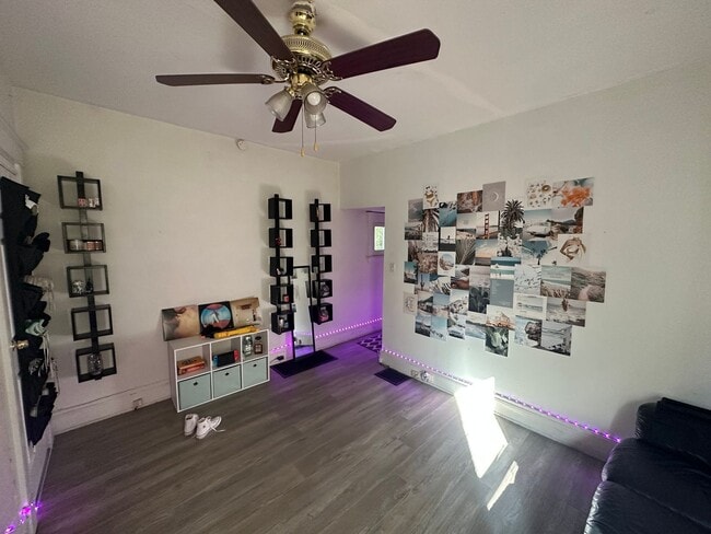 Photo - 2326 Flora St