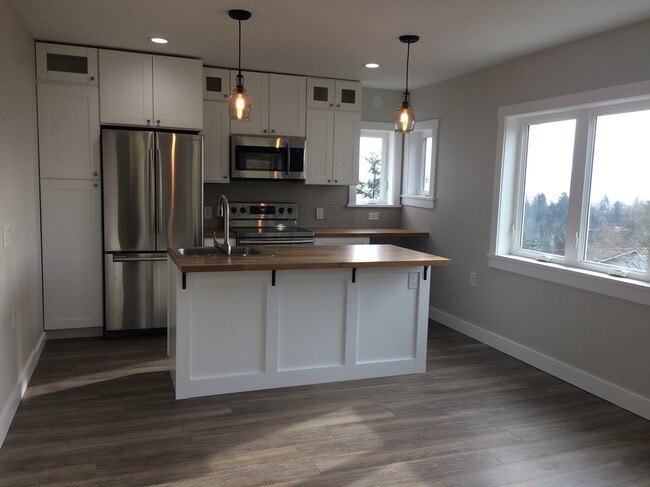 Building Photo - 1505 NW 10th Ave Unit 1505 A Rental