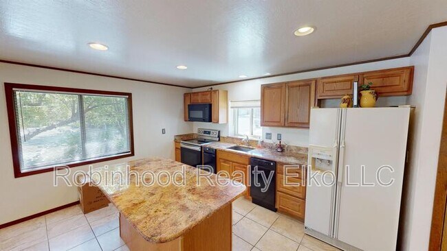 Photo - 2075 Griswold Dr