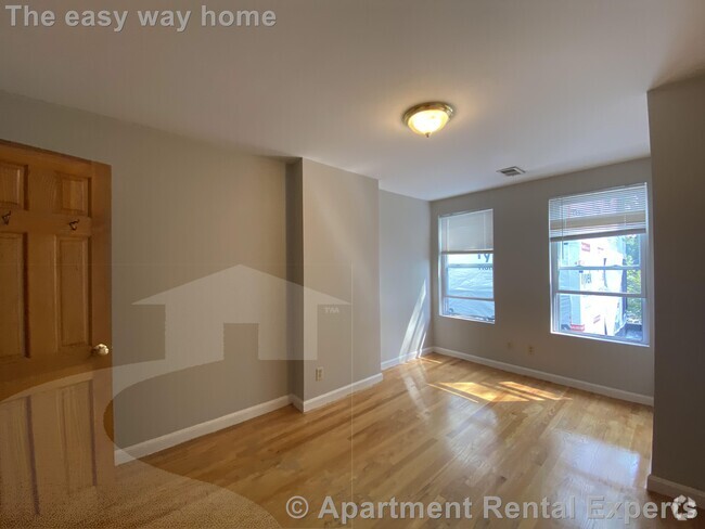 Building Photo - Cambridgeport 3 bedroom Rental