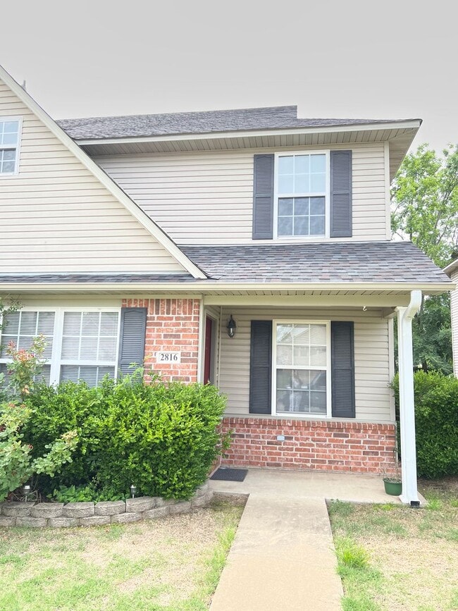 Building Photo - FAIRWAY HAMLET Unit 2816