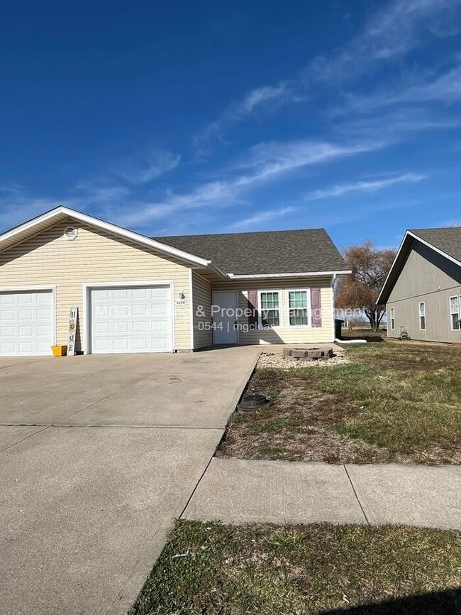 Building Photo - Beautiful Ranch-Style Duplex in Peculiar, MO - Available 09/22/26