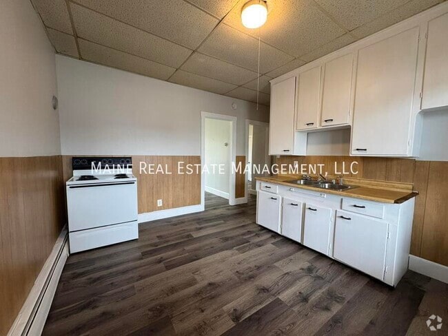Building Photo - 172 College Ave Rental