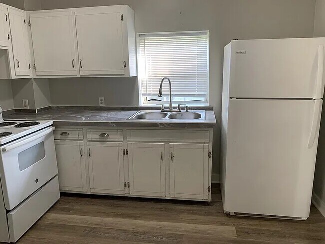 Photo - 2409 E 13th St