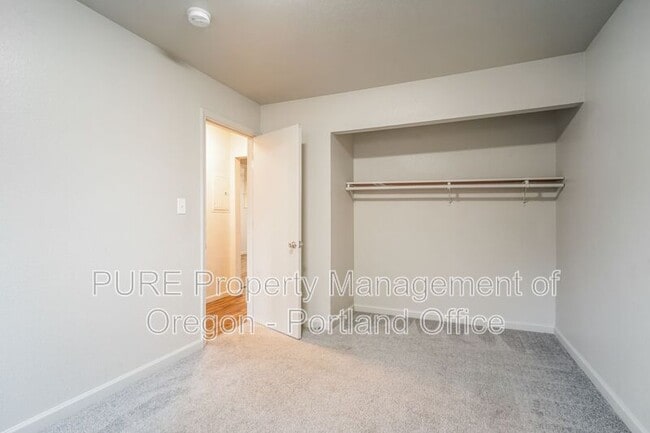 Photo - 760 Plymouth Dr NE