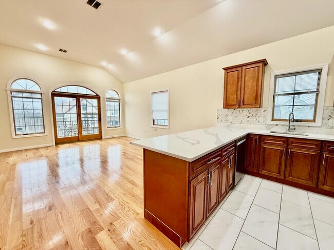 Photo - 91 W 20th St