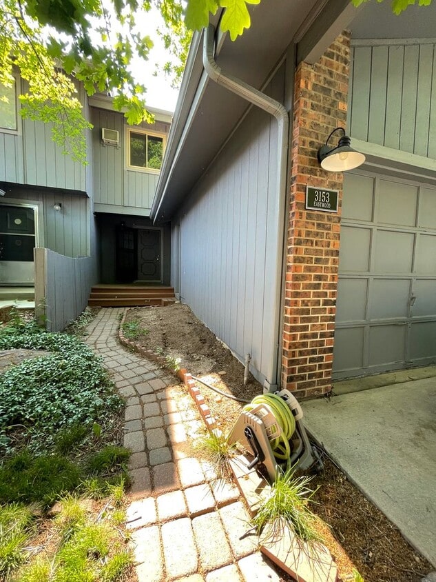 Cozy 4B/2B Unit With Views In East Boulder... - Cozy 4B/2B Unit With Views In East Boulder...