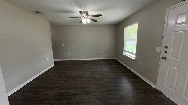 Photo - 7929 Hull Ave