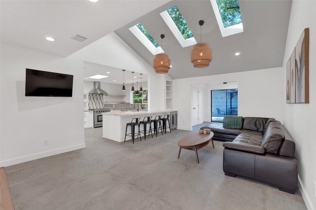 Building Photo - 5226 Kinglet St Rental