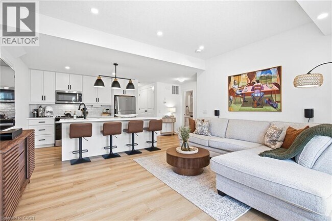 Photo - 237 Burke St