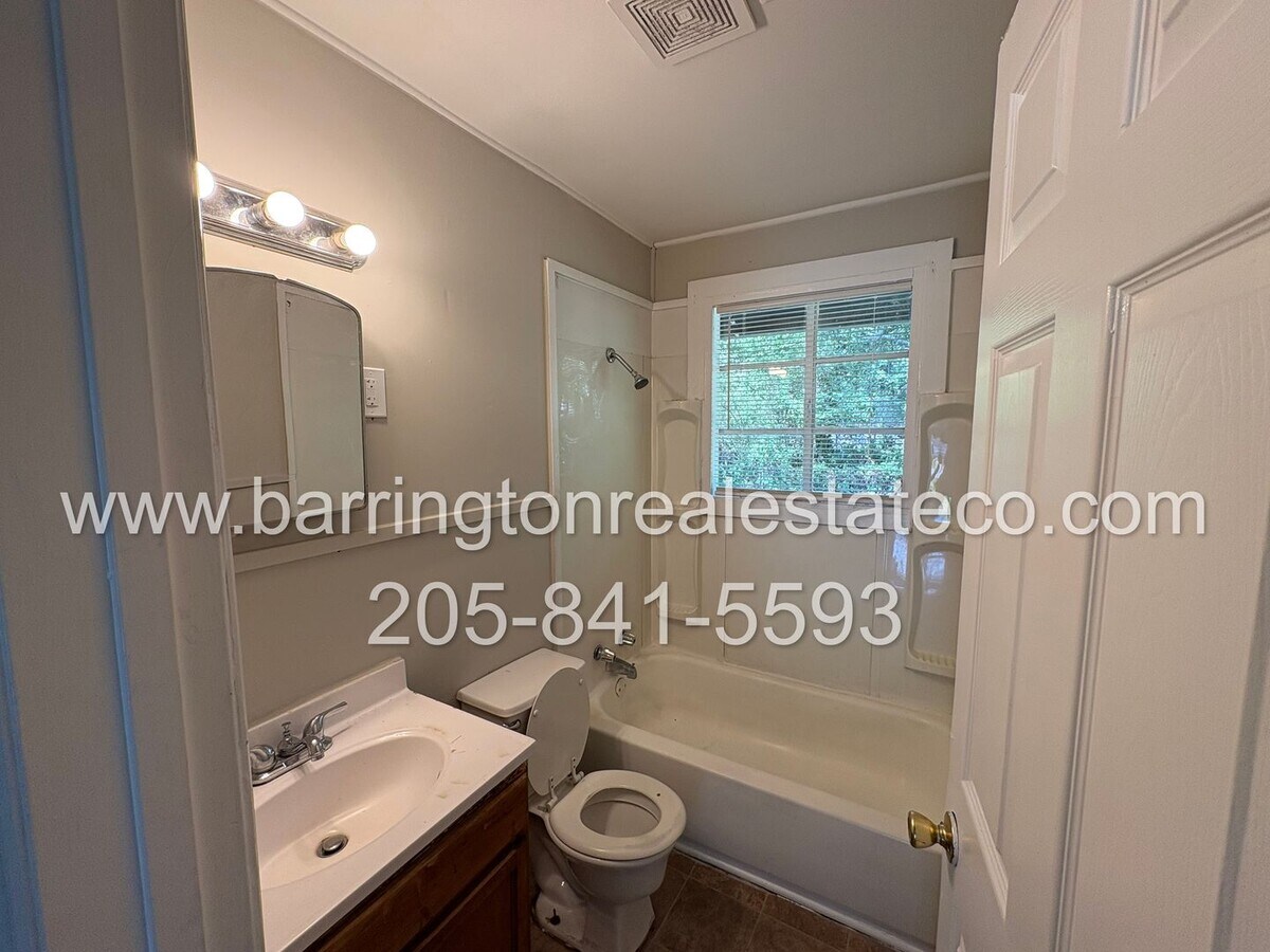 Photo - 1848 Alemeda Ave SW