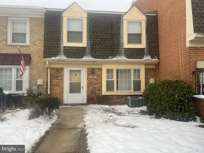 9035 N Laurel Rd
