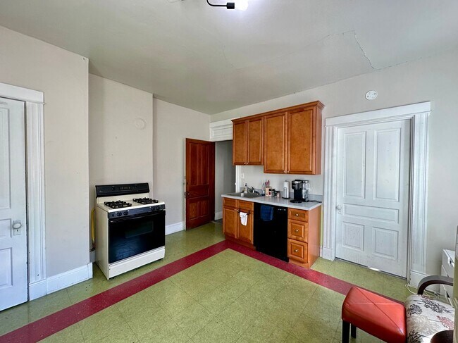 Photo - 2369 Victor St Unit 2