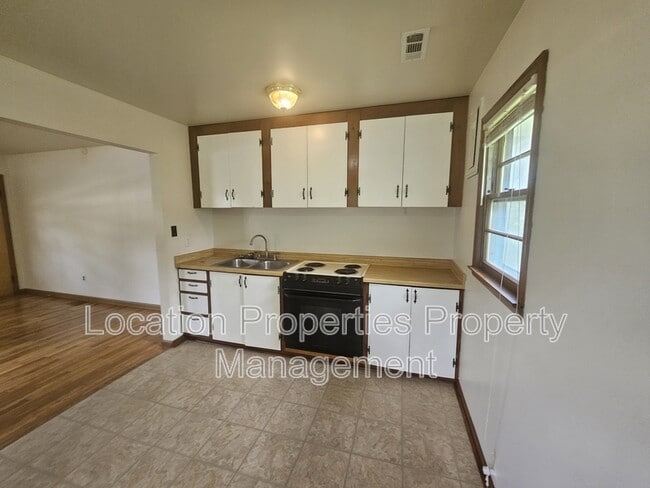 Photo - 1824 Missouri St