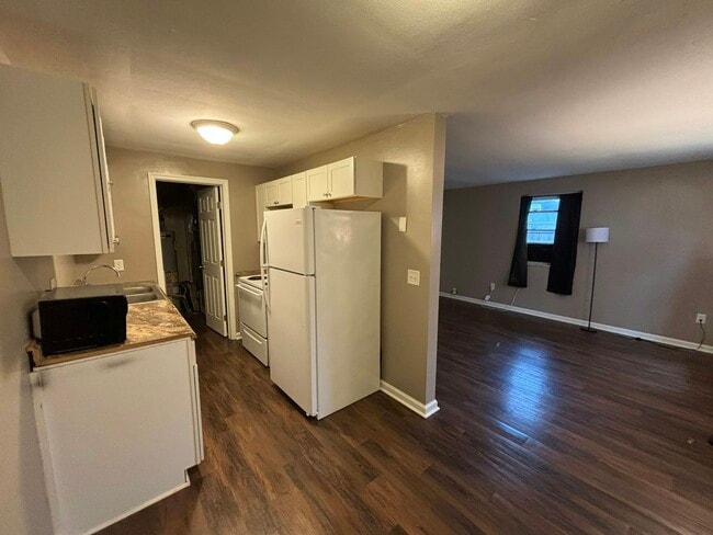 Building Photo - 117 Van Horne St Unit 117