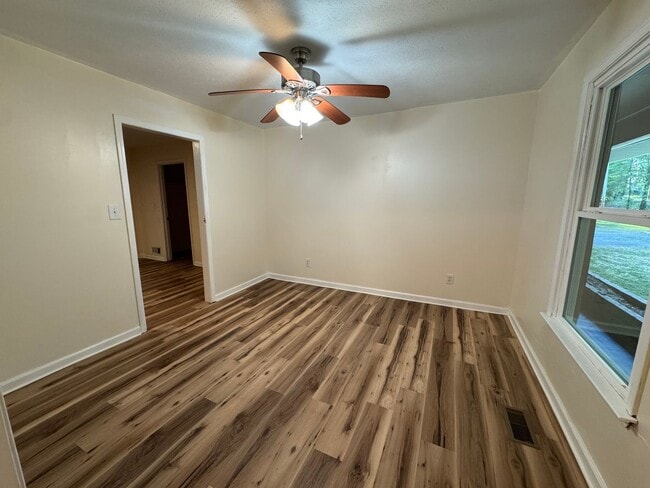 Photo - Well Maintained 3 Bedroom 2 Bath on a Private 1 Acre Lot