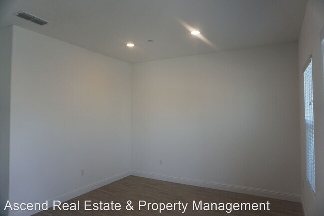 Photo - 5 br, 3.5 bath House - 3301 Twin Knolls Ln