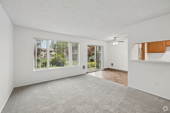 2BR, 1BA - 884SF - Living Room