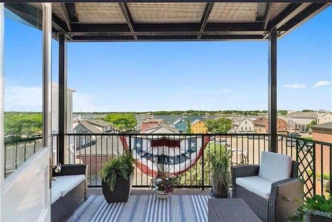 423 Hope St Unit D
