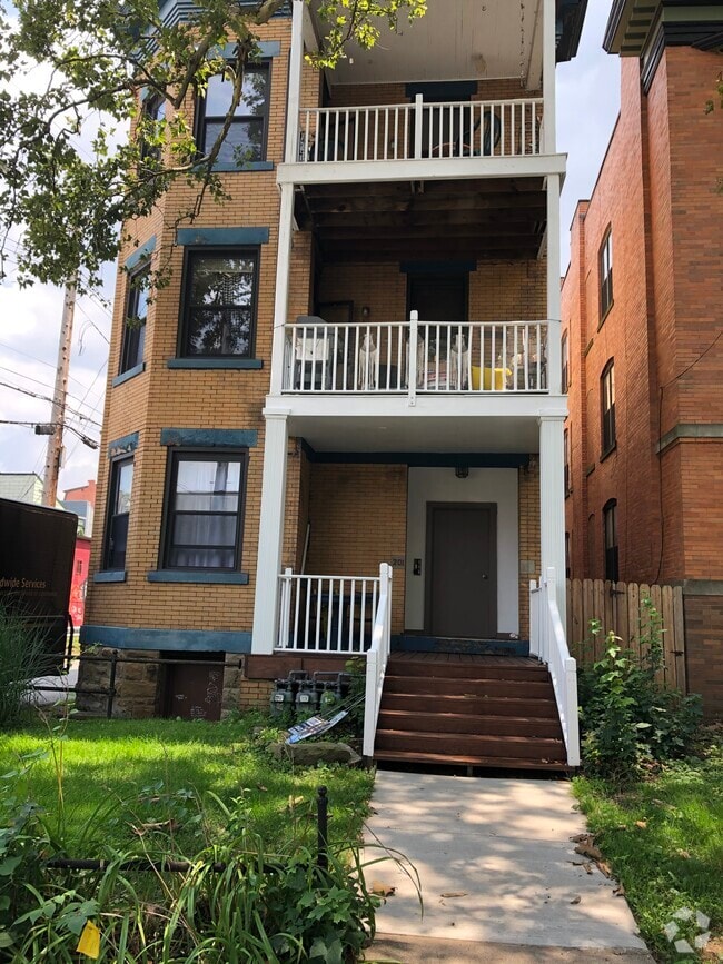 Building Photo - 201 S Millvale Ave Unit # 2. 201 South Millvale Rental