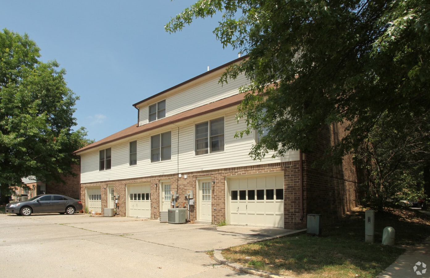 Squire Lake Townhomes - Squire Lake Townhomes