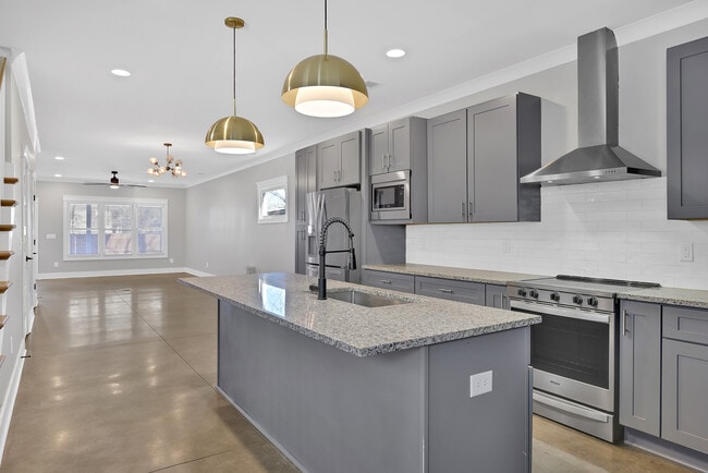 Photo - 368 Glenrose Ave