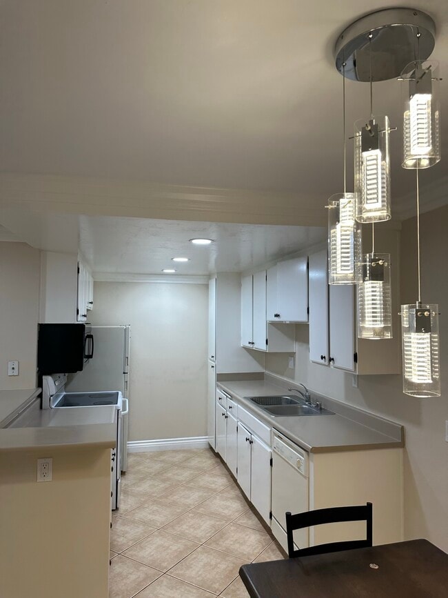 Photo - 227 Woodland Pky