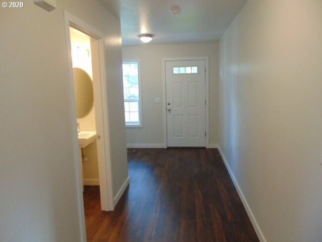 Photo - ** HALF MONTH FREE ! ** Beautiful 4 Bedroo...