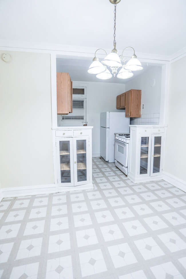 4055 W Melrose St Unit 2N