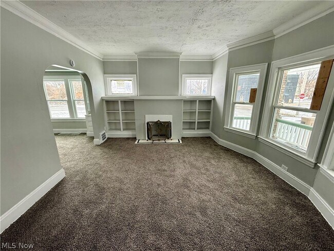 Photo - 9215 Yale Ave