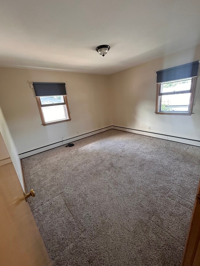 1422 E Avenue E Unit Upper unit