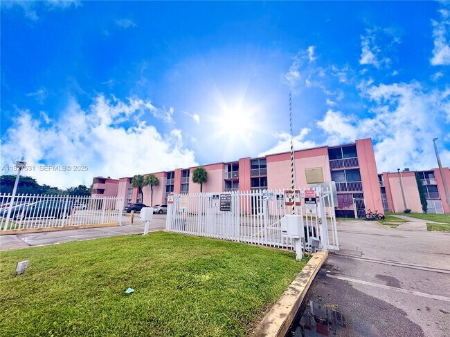 Photo - 19751 SW 114th Ave Unit 349